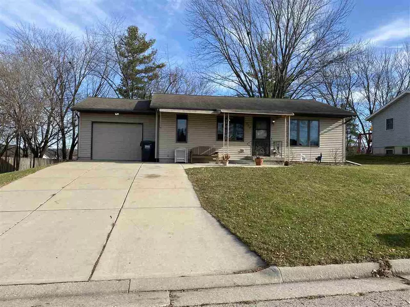 508 Center St, Deerfield, WI 53531