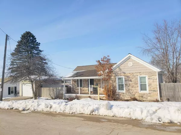 122 E South St, Browntown, WI 53522