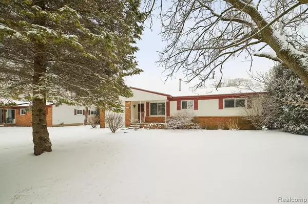 1803 Lochaven Road, West Bloomfield, MI 48324 3916