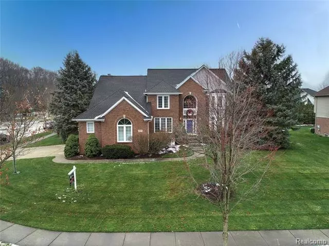 23937 WINTERGREEN CIR, Novi, MI 48374