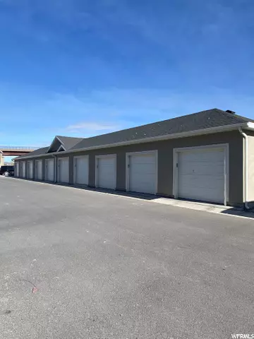 Vineyard, UT 84059,688 N 250 E #4