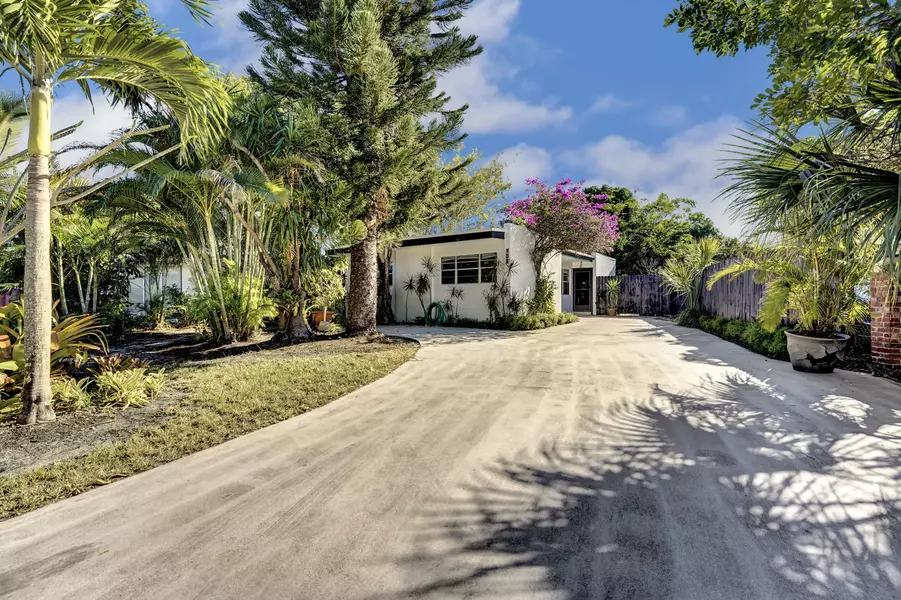 408 Lancaster Rd., Boca Raton, FL 33487