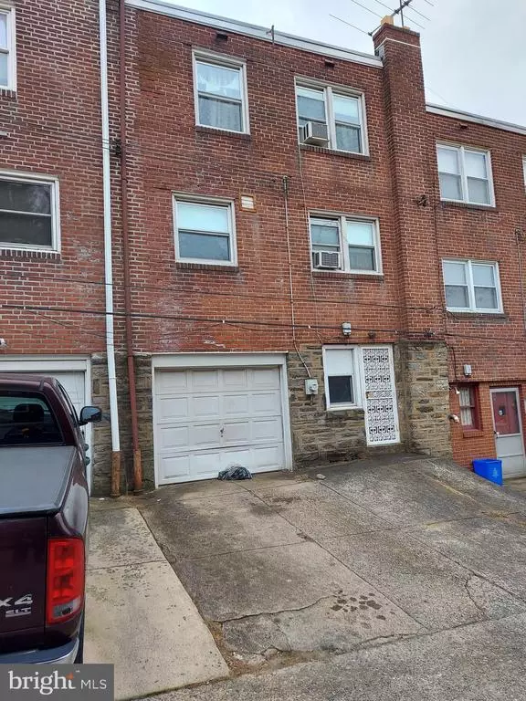 Philadelphia, PA 19131,4907 WOODCREST AVE