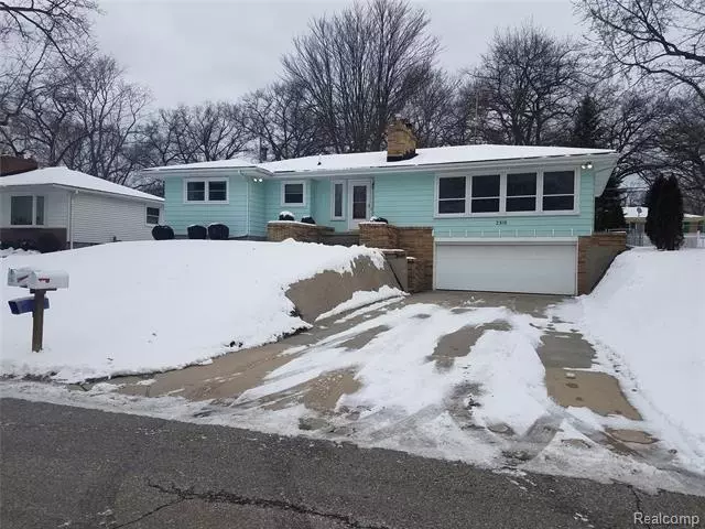 2510 WOODSTOCK DR, Port Huron, MI 48060