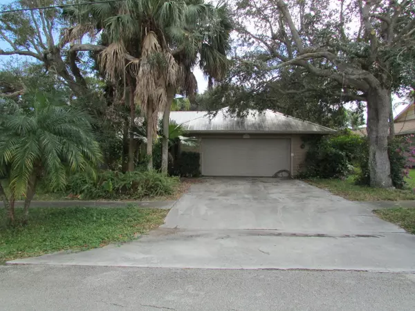 9306 SE Venus ST, Hobe Sound, FL 33455