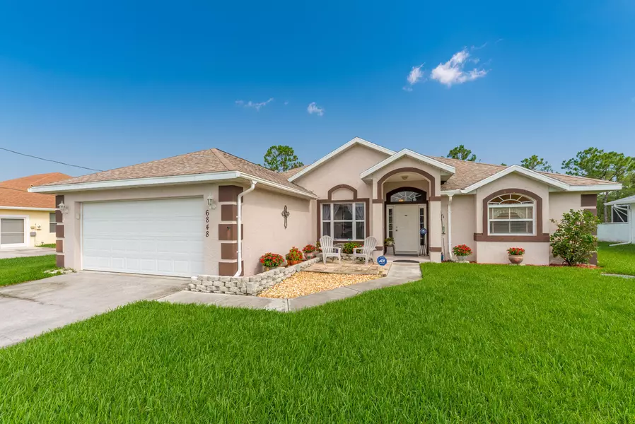 6848 NW Hogate CIR, Port Saint Lucie, FL 34983