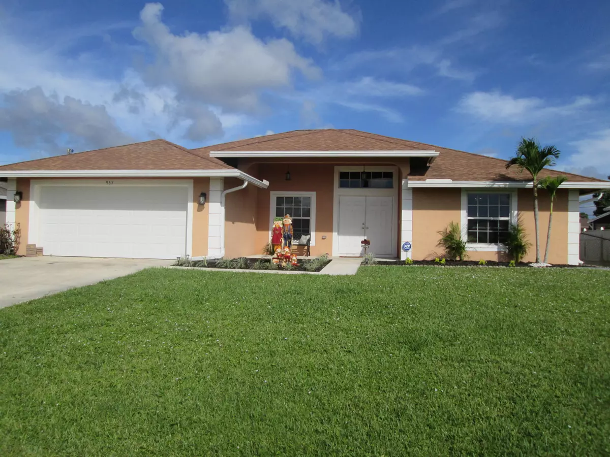 Port Saint Lucie, FL 34953,967 SW Gwendolen TER