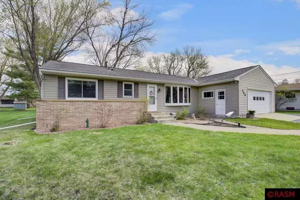 236 W Skyline Court, Mankato, MN 56001