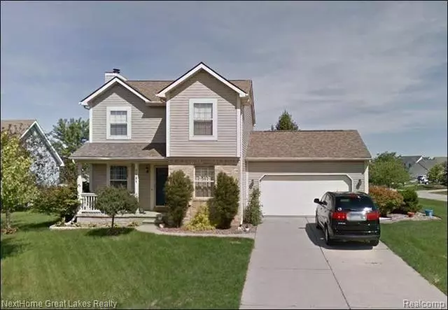 6121 HEDGEROW CIR, Grand Blanc, MI 48439