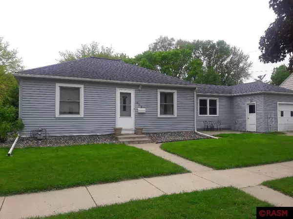 503 Monroe Avenue, North Mankato, MN 56003