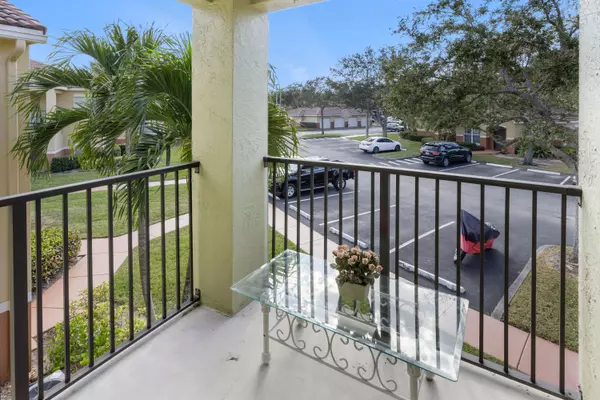 West Palm Beach, FL 33411,10348 S Fox Trail 503 RD