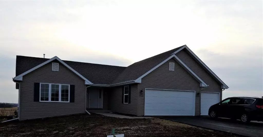 3720 EAGLES RIDGE DR, Beloit, WI 53511