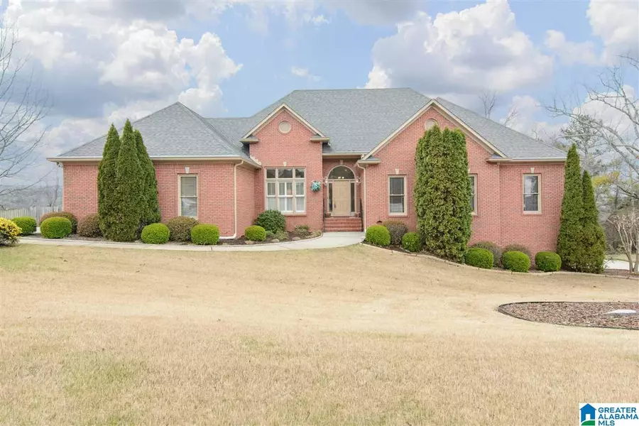 426 CONROY CIR, Sterrett, AL 35147