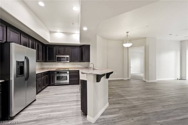 68 Serene #114, Las Vegas, NV 89123