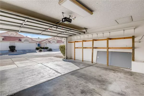 Las Vegas, NV 89145,7828 Settlers Ridge Lane