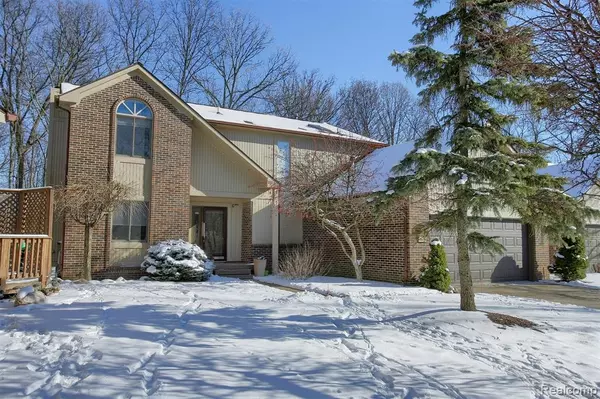 5879 LOCKWOOD, West Bloomfield, MI 48322 1079