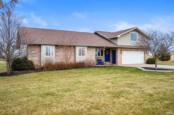 9820 W 400 N Road, Farmland, IN 47340