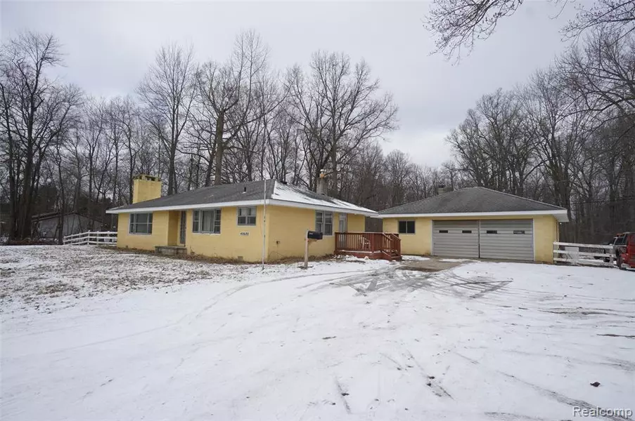 40680 HARRIS Road, Belleville, MI 48111 9179