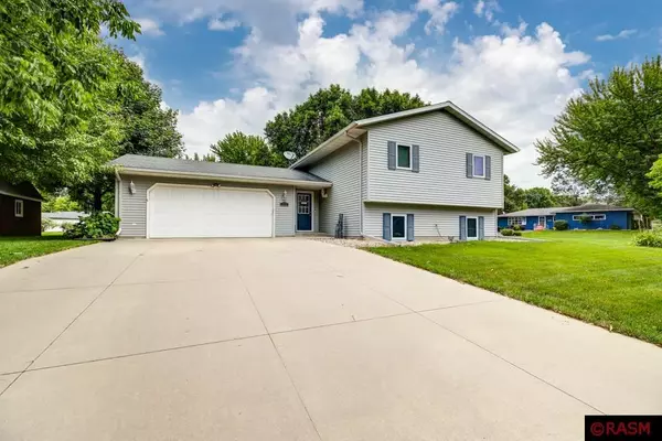 316 Ledlie Lane, Mankato, MN 56001