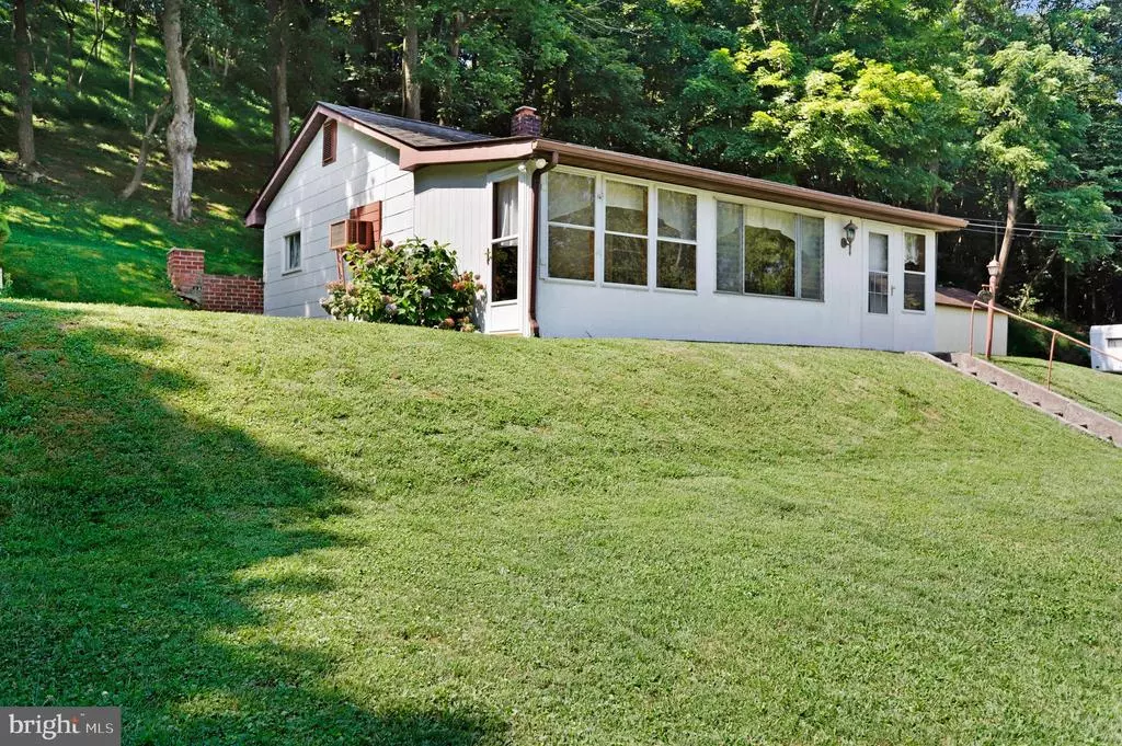 Hedgesville, WV 25427,507 LUCKY BOTTOM DRIVE