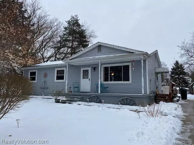 321 W 6TH Street, Imlay City, MI 48444 1056