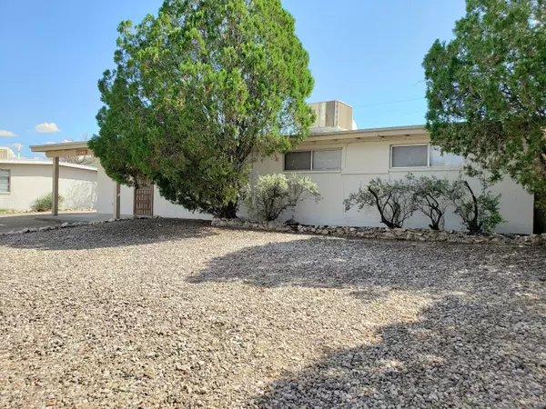 8332 E Pena Blanca Drive, Tucson, AZ 85730