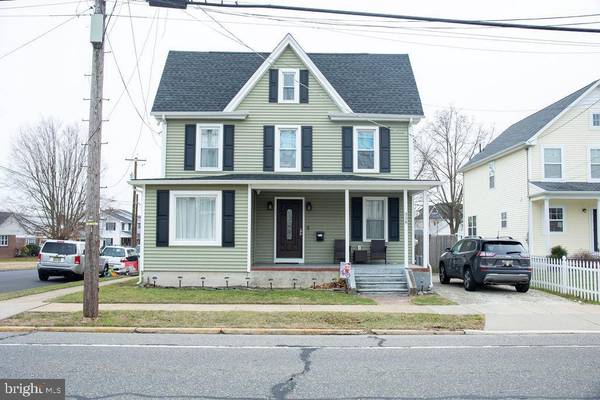 338 W BROAD ST, Gibbstown, NJ 08027