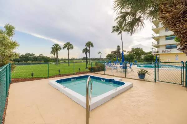 North Palm Beach, FL 33408,336 Golfview RD 608