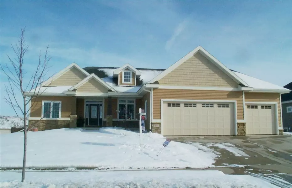 1105 Ridge Top Dr, Waunakee, WI 53597