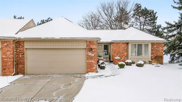 37061 SANDALWOOD, Farmington Hills, MI 48331