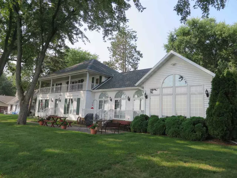 N4286 S Lakeshore Dr, Markesan, WI 53946