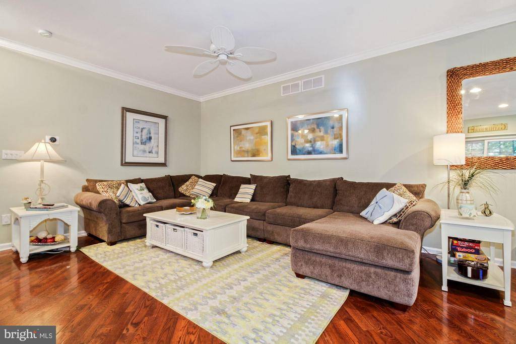 Manahawkin, NJ 08050,15 BAY BREEZE CT