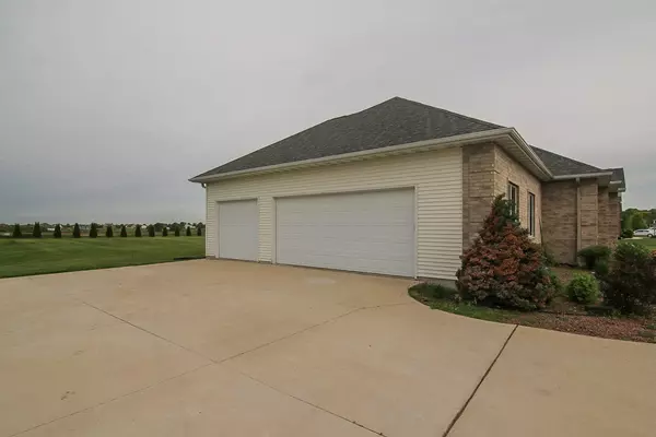 Sun Prairie, WI 53590,6621 Cheddar Crest Dr