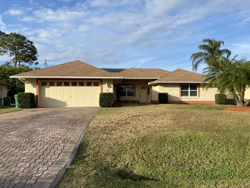 973 SE Breakwater AVE, Port Saint Lucie, FL 34983