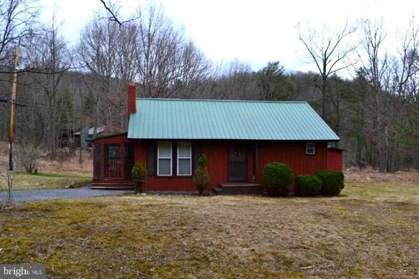 12 MOUNT TOP RD, Mathias, WV 26812