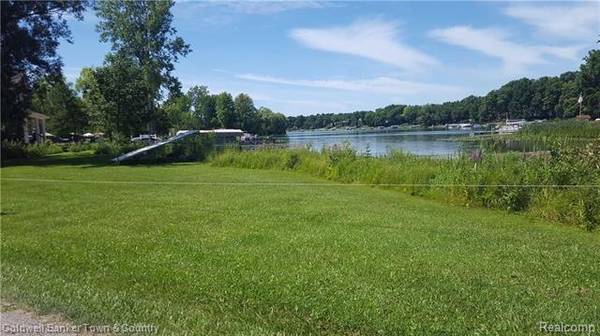 2 lots W SHADY CREST (both waterfront), Hartland Twp, MI 48114