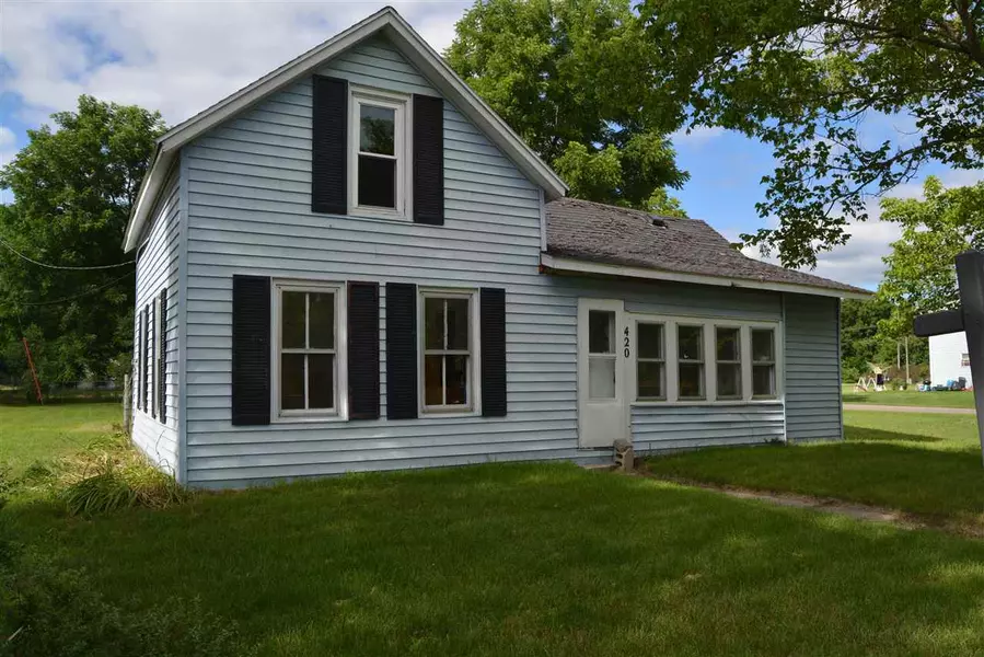 420 E Union St, Lone Rock, WI 53556