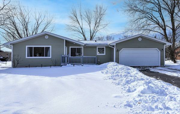 1605 Sunset Dr, Twin Lakes, WI 53181