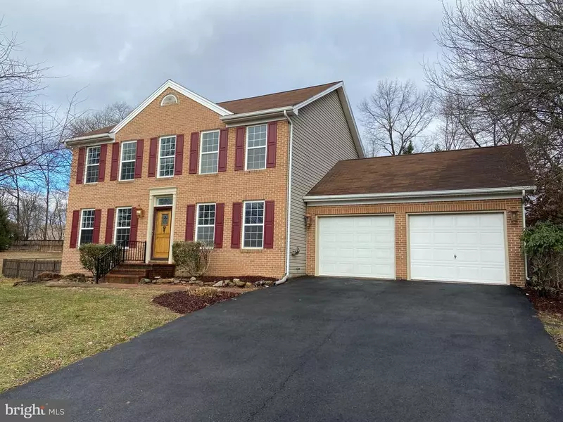 318 APPALOOSA DR, Falling Waters, WV 25419