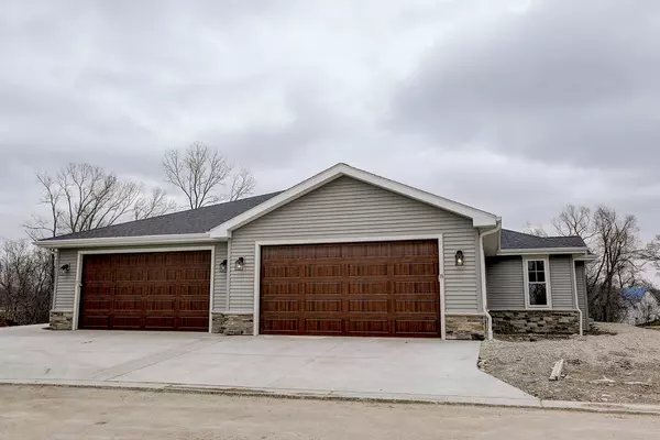 W7986 County Road B #7, Lake Mills, WI 53551