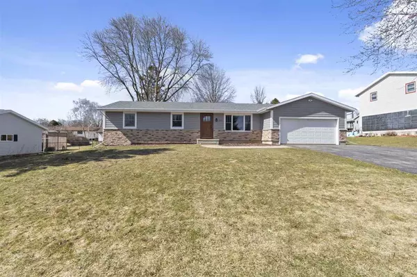 207 Indian Summer Rd, Marshall, WI 53559