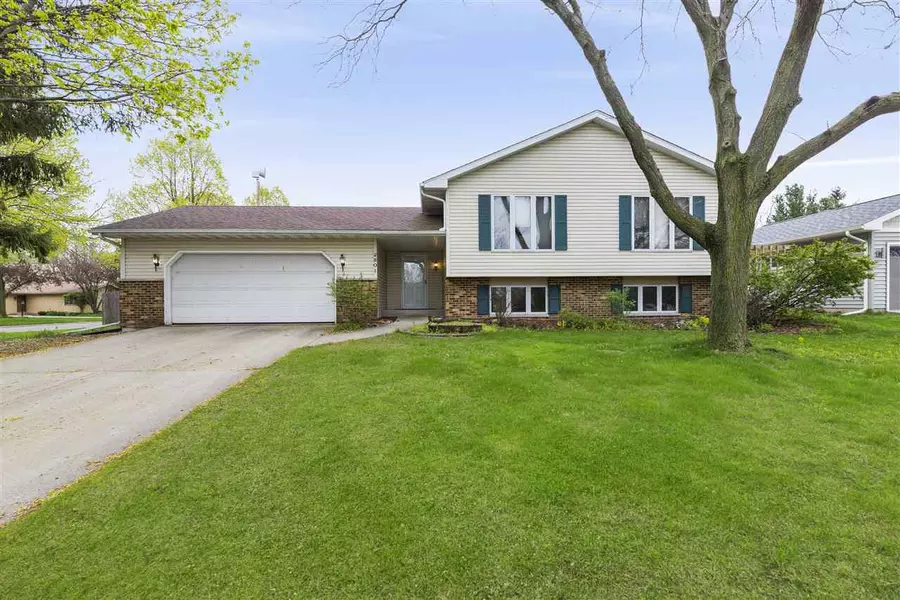 2801 Maple View Dr, Madison, WI 53719