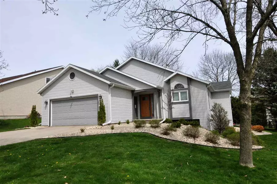 2813 Maple View Dr, Madison, WI 53719