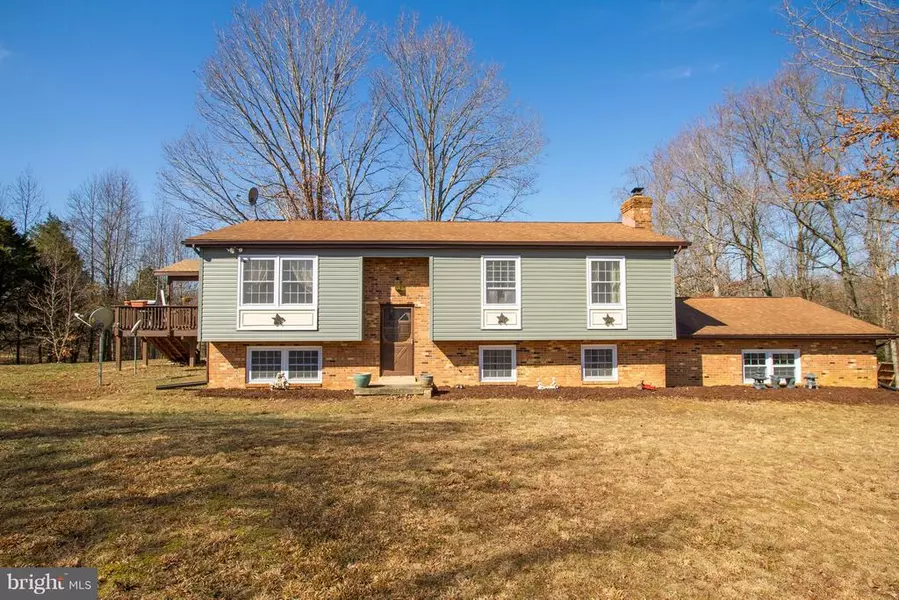 13228 GOLDEN DR, Sumerduck, VA 22742