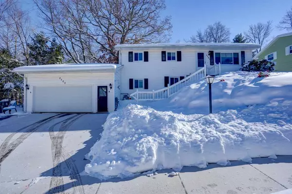 2705 Golden Gate Way, Madison, WI 53713