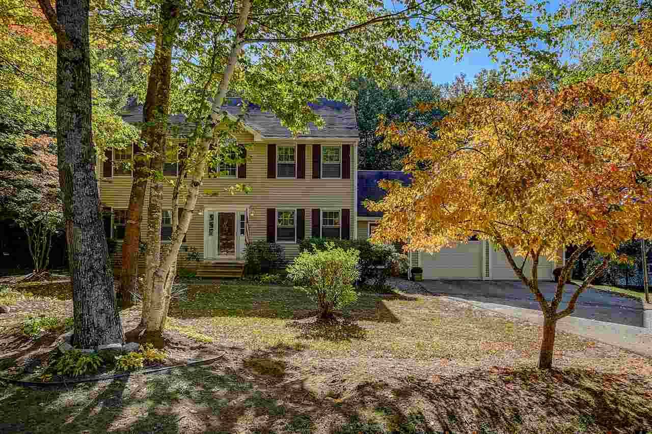 4 Friar Tuck LN, Nottingham, NH 03290