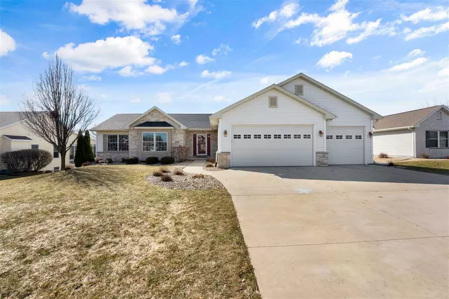 6671 Windsor Ridge Ln, Windsor, WI 53598