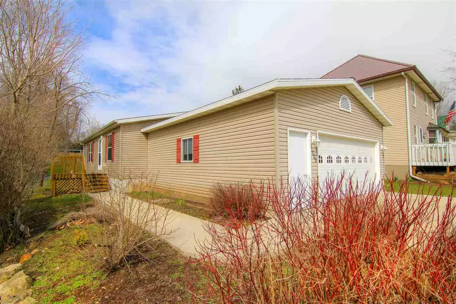 11008 Brigham Ave, Blue Mounds, WI 53517