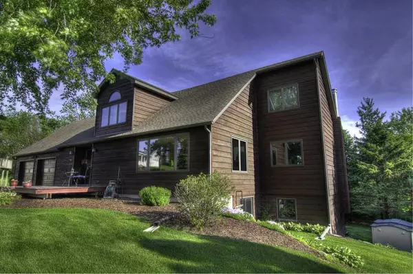 2915 Dolomite Springs Cir, Blue Mounds, WI 53517