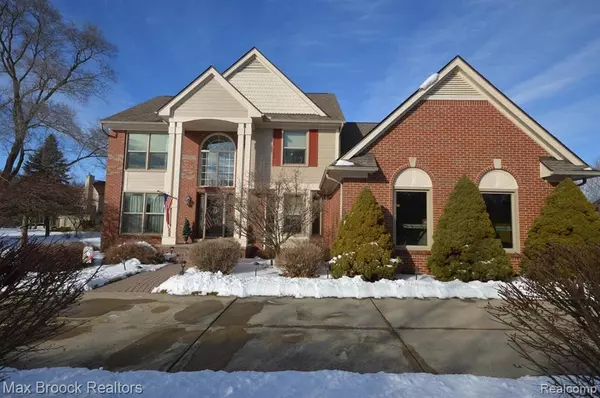 7256 ILANAWAY Drive, West Bloomfield, MI 48324